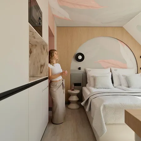 Persante Sunrise Collection Marina & River By Downtown Apartments 3*